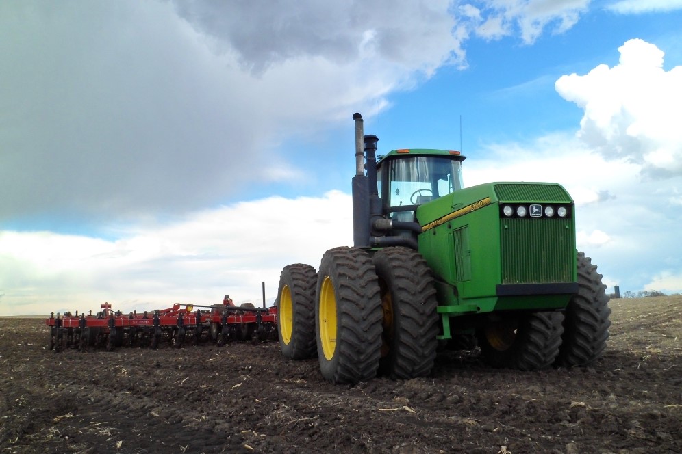 ये रहा दुनिया का सबसे बड़ा ट्रैक्टर, जानिए कैसा है ! 2 big size tractor