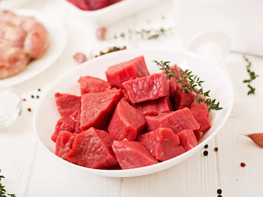 बीफ किसे कहते हैं ? मतलब, फायदे और फोटो 5 chopped raw beef