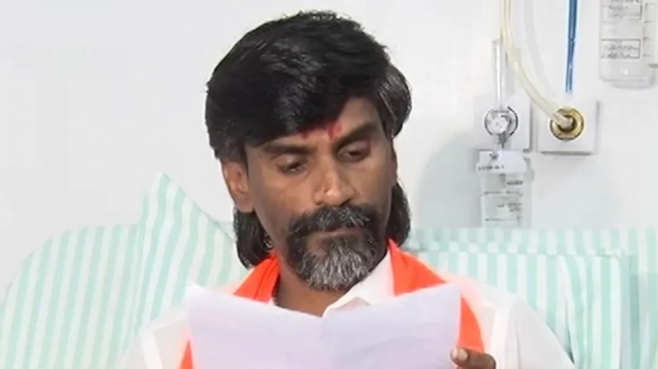 मनोज जारांगे पाटील – “तो आपका-हमारा विषय ख़त्म ; 17 दिसंबर की बैठक में फैसला लेंगे”